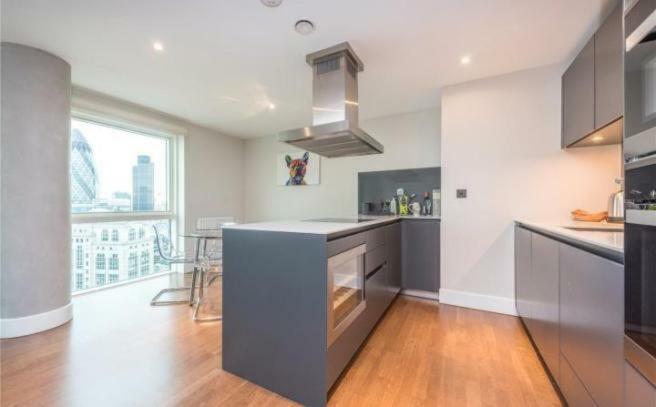 One Commercial Street Apartment London Bagian luar foto