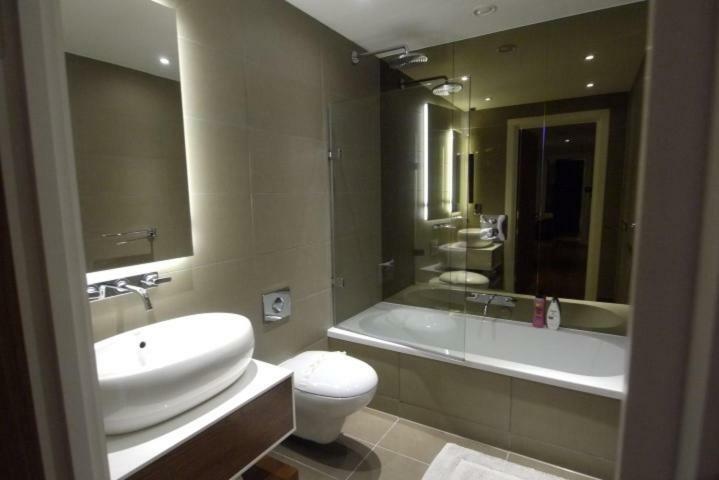 One Commercial Street Apartment London Bagian luar foto